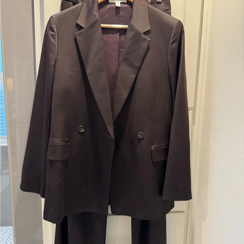 Elegant Brown Women's Suit Set - Picture 3 of 8
